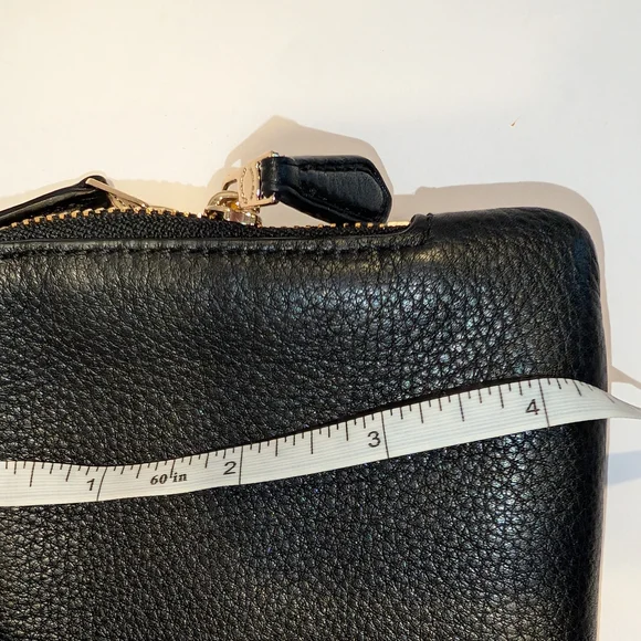Coach Black Leather Wristlet with Double Gold Zipper - GUC - Picture 12 of 13